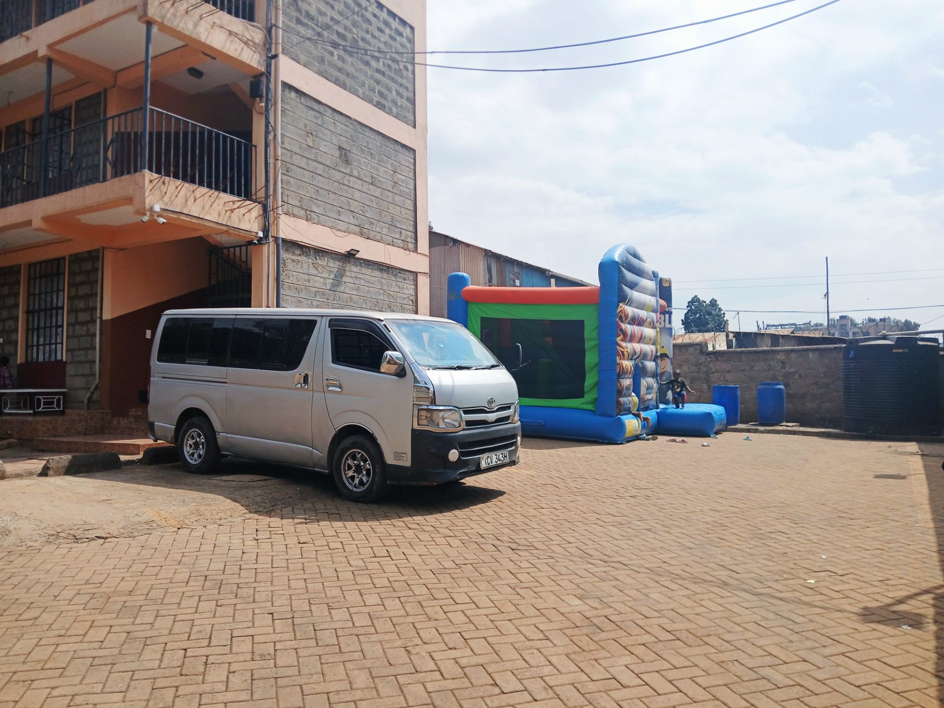 932 Apartments – photo 1
