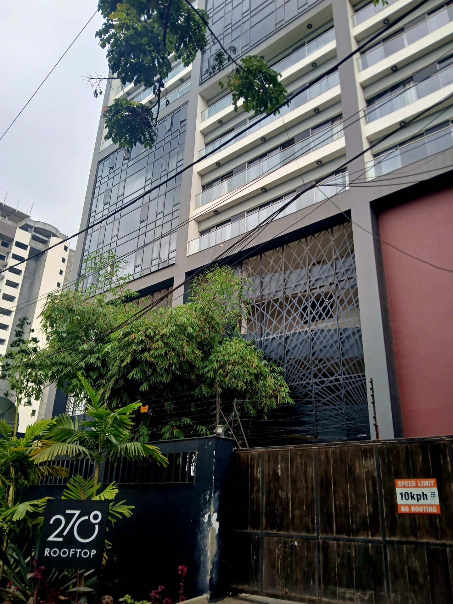 Escada Apartments