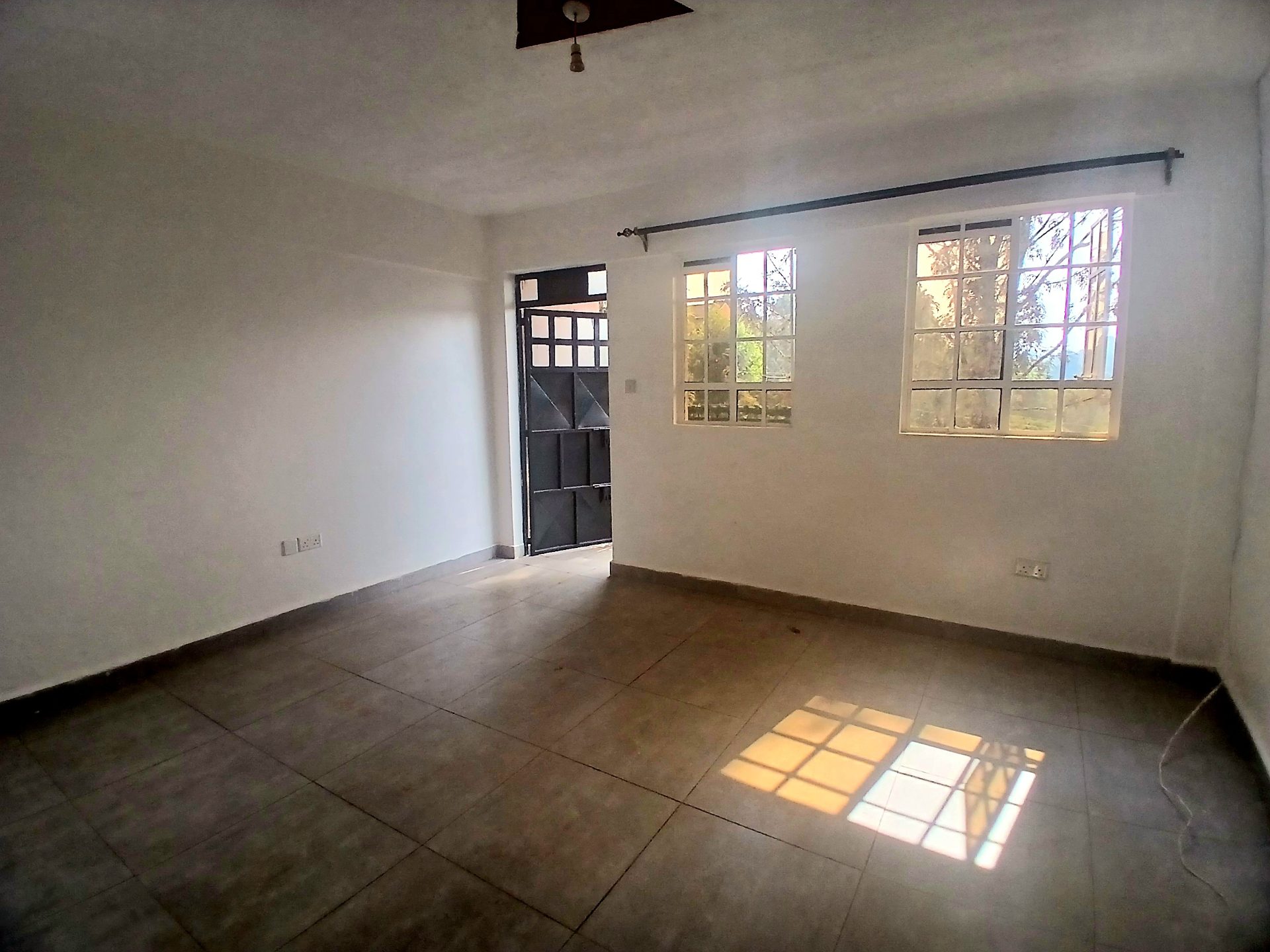Hillcrest Park Apartment – photo 3