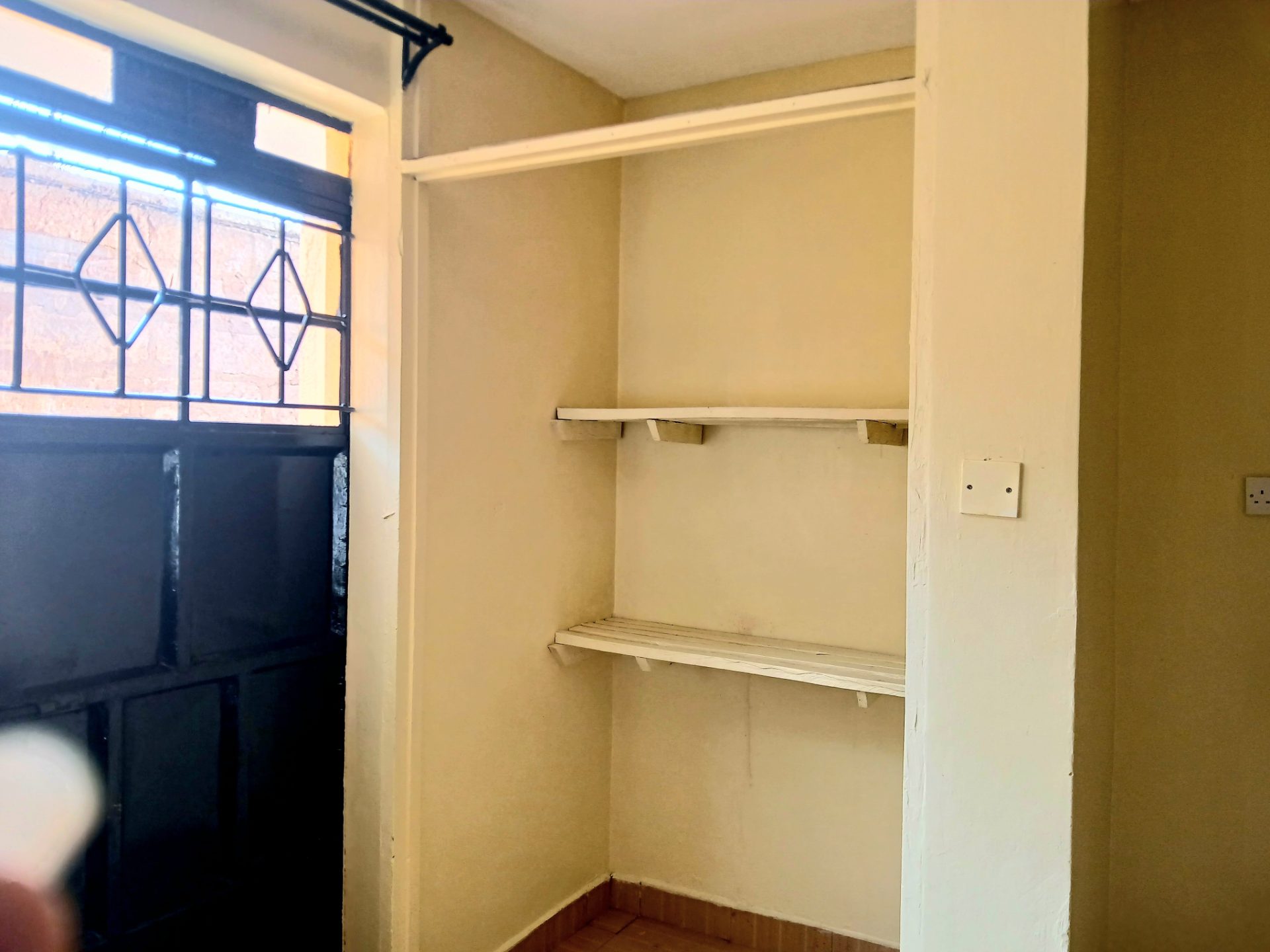 932 Apartments – photo 6