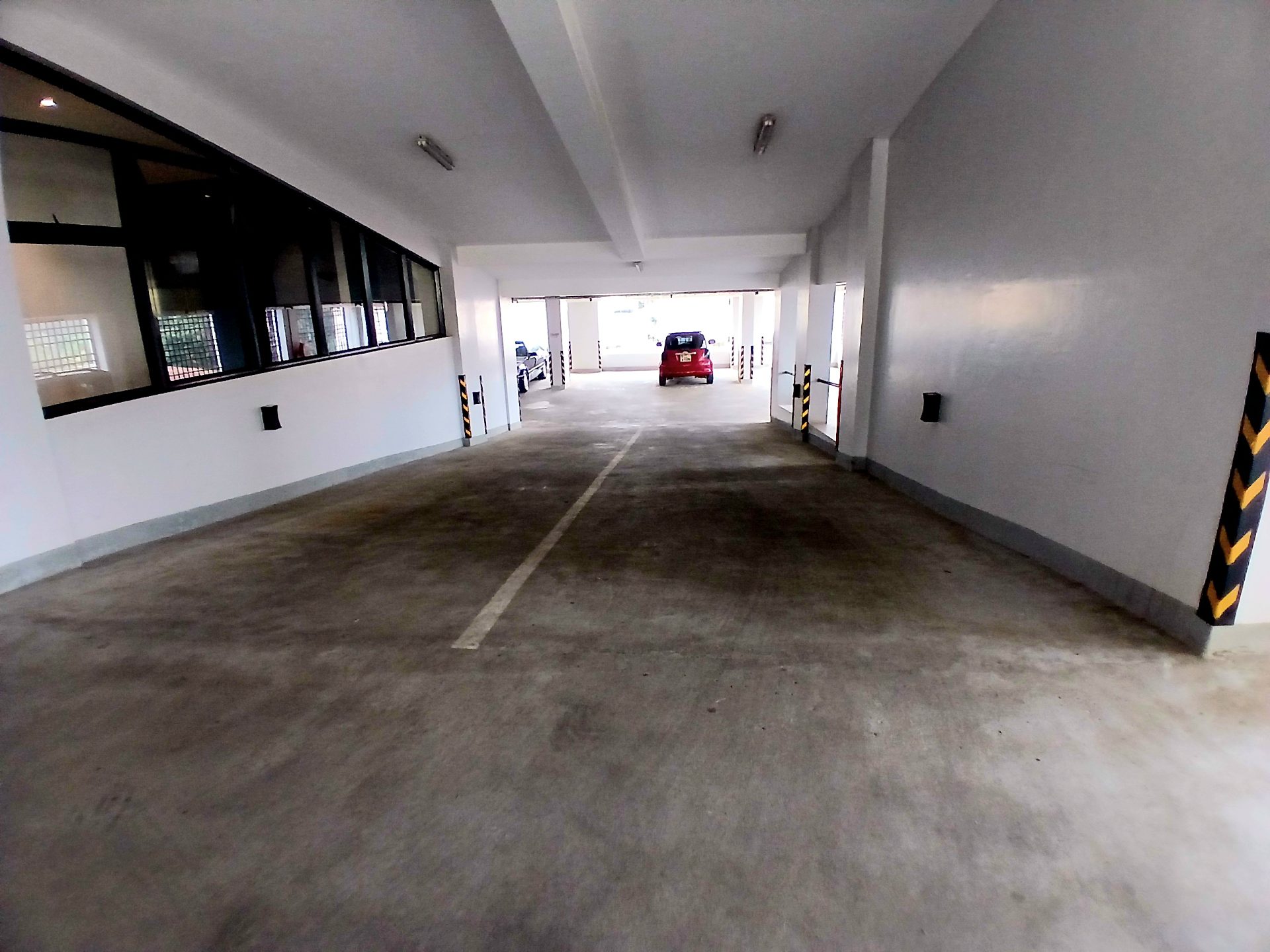 Escada Apartments – photo 1
