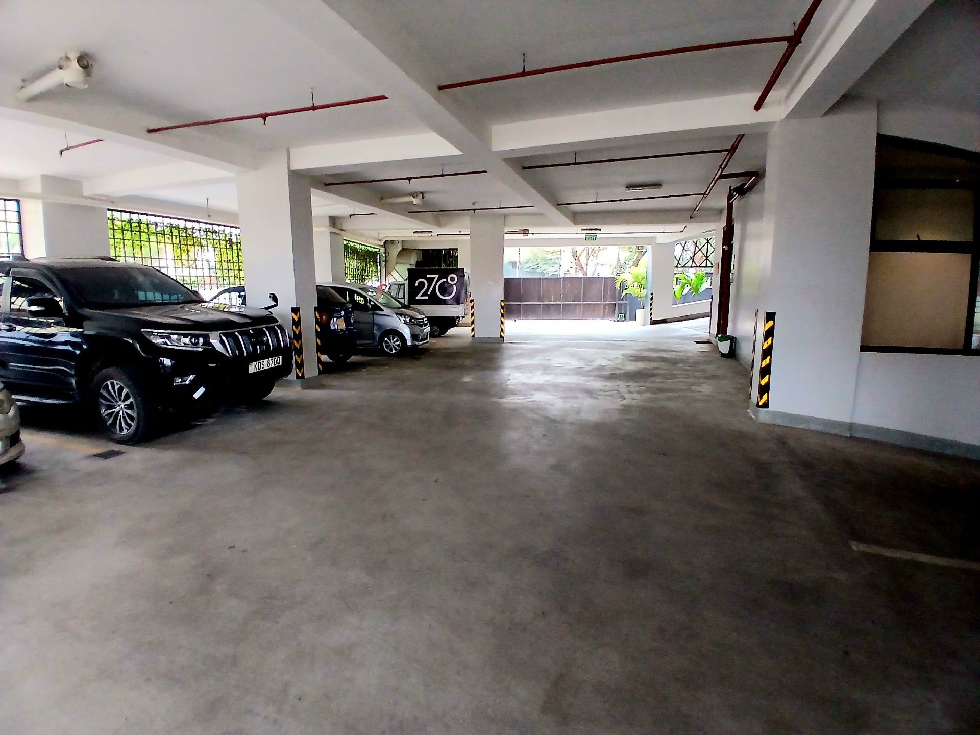 Escada Apartments – photo 2