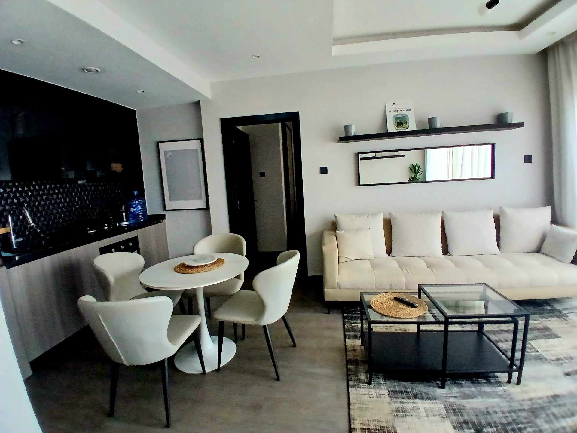 Escada Apartments – photo 6